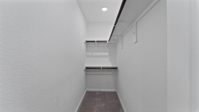 Building Photo - 410 Pimmit Hill Run