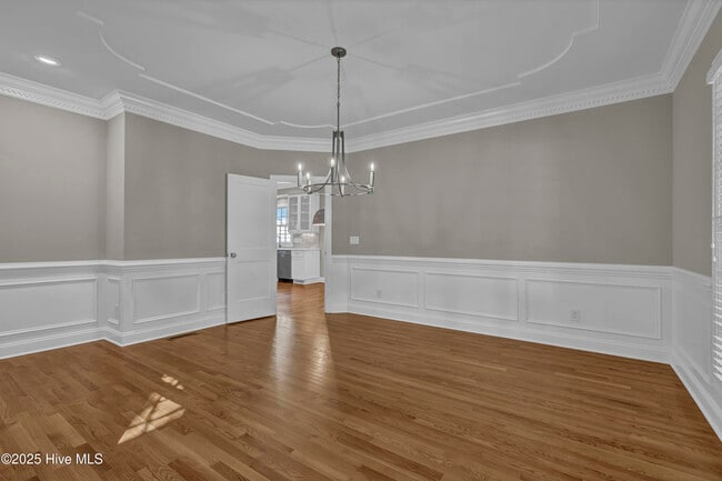 Building Photo - 844 Arboretum Dr