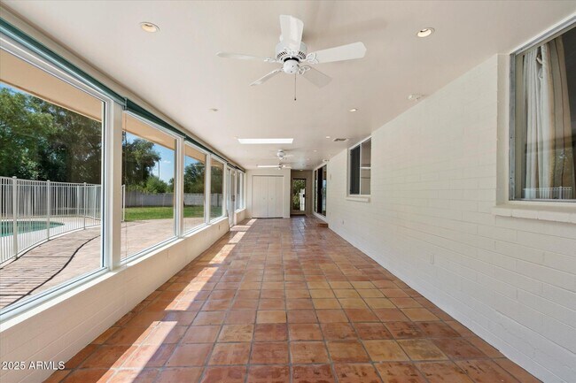 Building Photo - 5019 E Rovey Ave