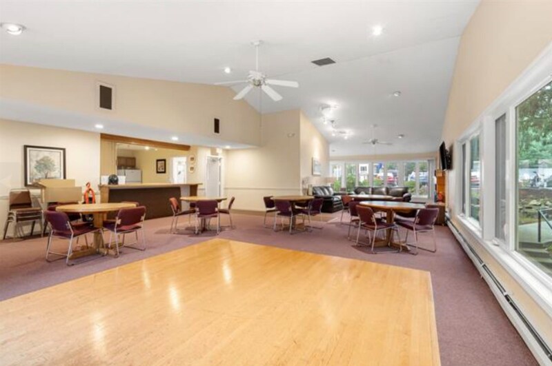 Building Photo - 3 Oak Hill Ln