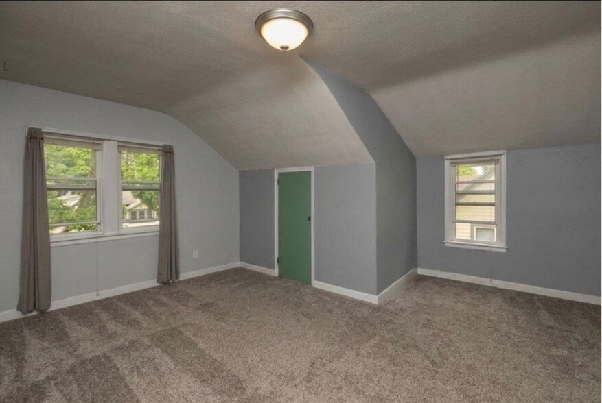 Living Room (15’0” x 15’8”) - 1126 7th Ave SE