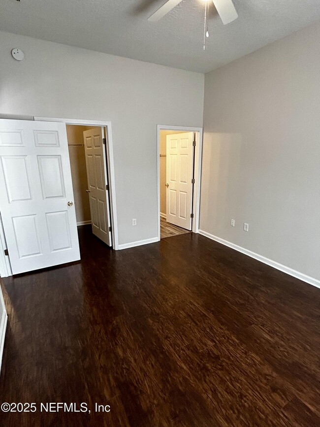 Building Photo - 6788 Manotak Oaks Dr
