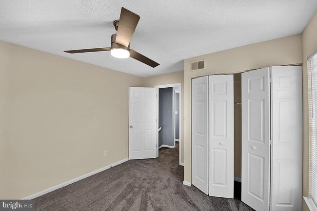 Building Photo - 801 High Plain Dr