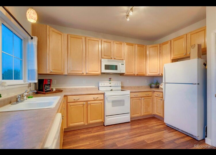 Building Photo - 15949 Longford Dr