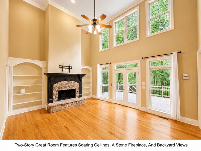 Building Photo - Three Levels. Two Kitchens. Seven Bedrooms. Endless Possibilities.