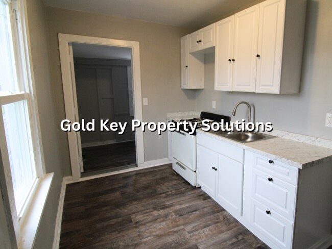 Building Photo - 2633 Main St