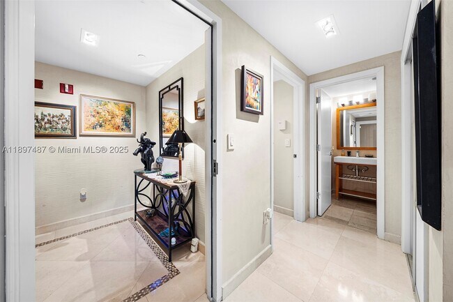 Building Photo - 1455 Ocean 1003