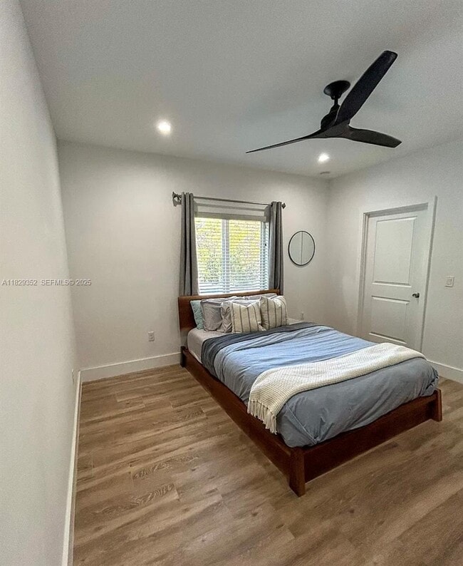 Building Photo - 104 Poinciana Dr