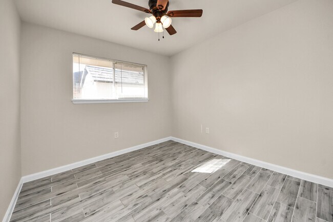 Building Photo - 11915 Binghamton Dr