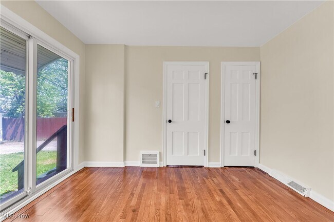 Building Photo - 21603 Hillgrove Ave