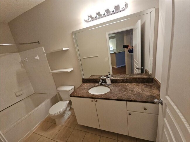 Building Photo - 10 Perimeter Summit Blvd