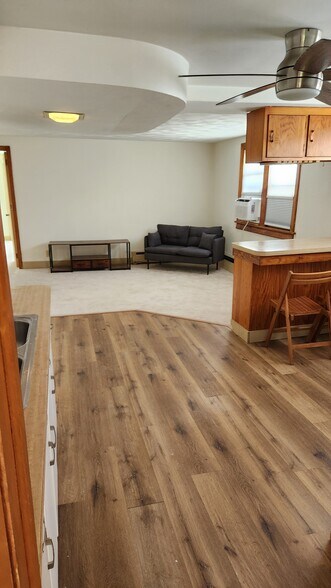 Entry - 274 Sweeney St