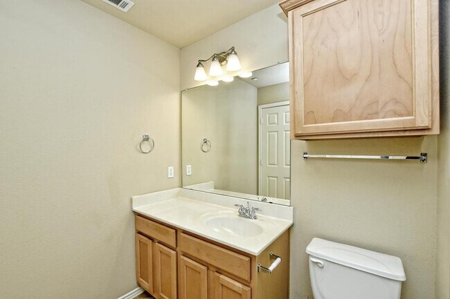 Building Photo - 1310 W Parmer Ln