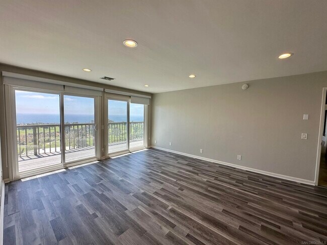 Building Photo - 6920 Country Club Dr