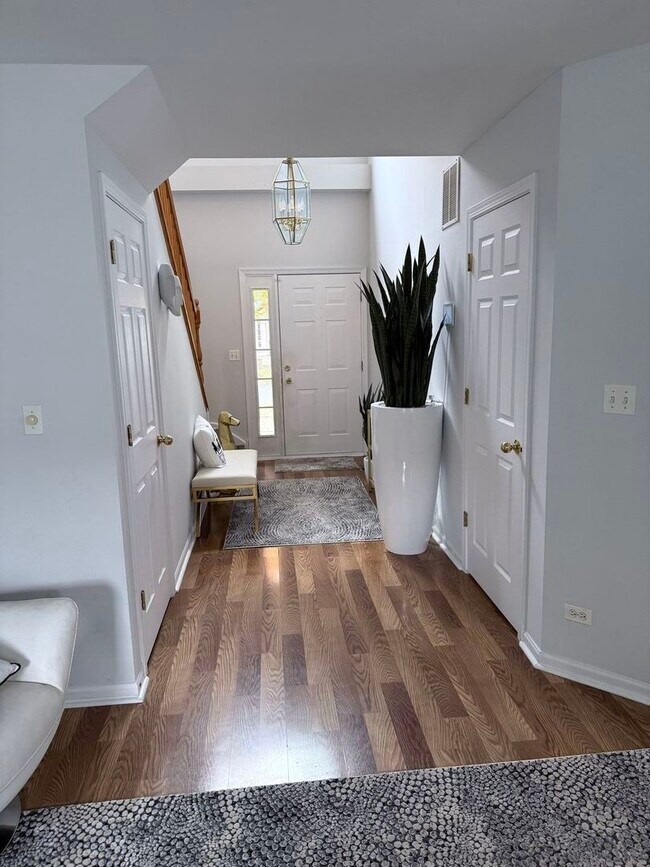 Building Photo - 2727 Borkshire Ln