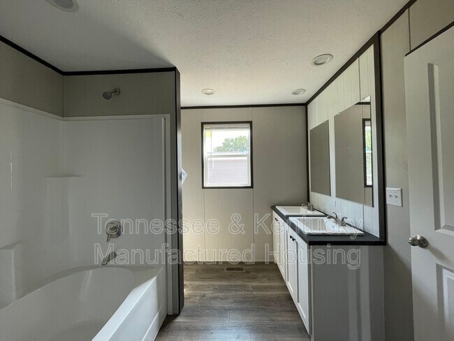 Building Photo - 108 Cumberland Ln