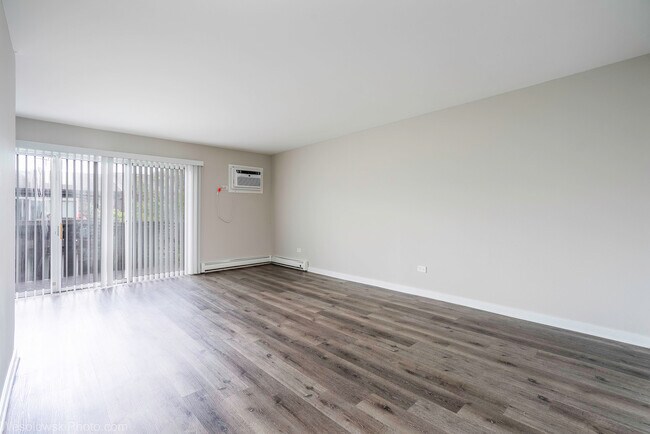 Building Photo - 1305 Turtle Creek Cir