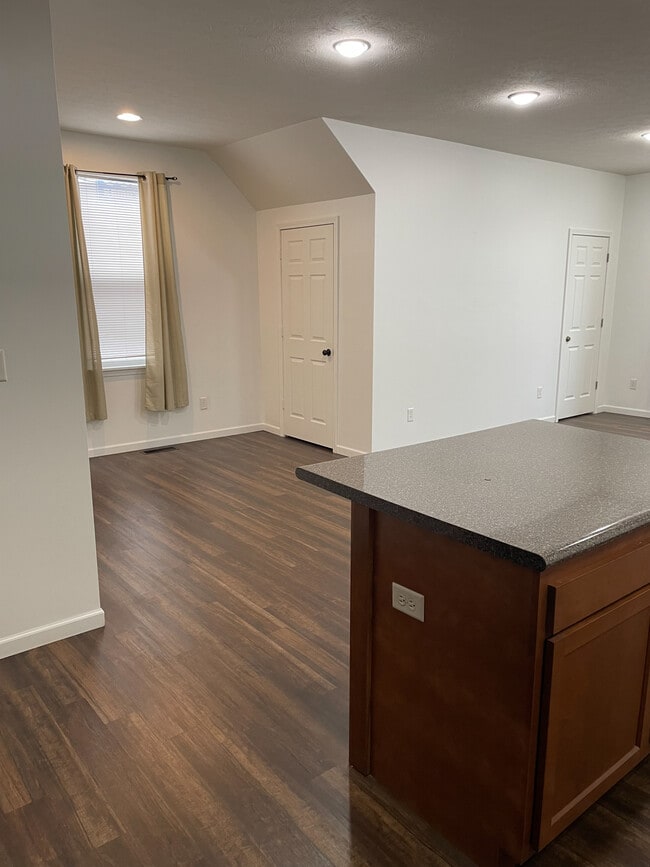 Building Photo - 928-934 Martin Luther King Jr St