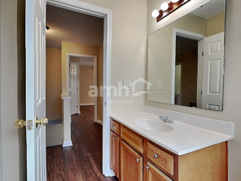 Building Photo - 3188 Summitrun Dr