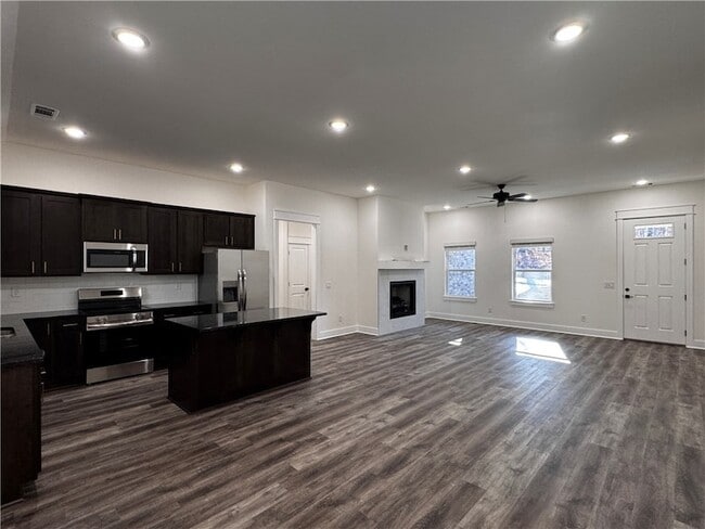 Building Photo - 12 Celtic Dr