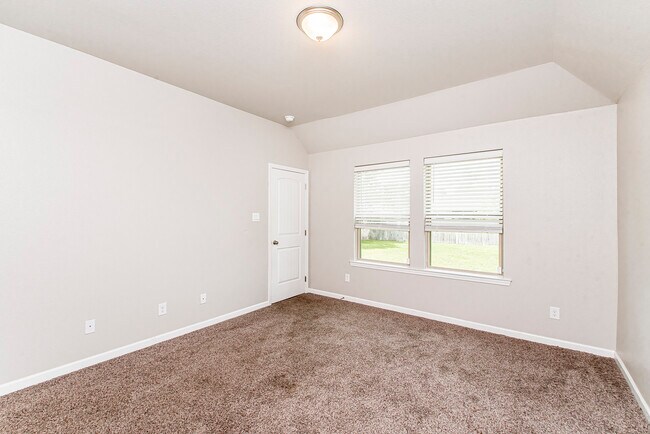 Master bedroom 1 - 48465 Red Fox Dr