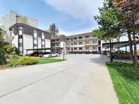 Building Photo - $1,695 - 2 Bed / 2 Bath Spacious Top Floor...