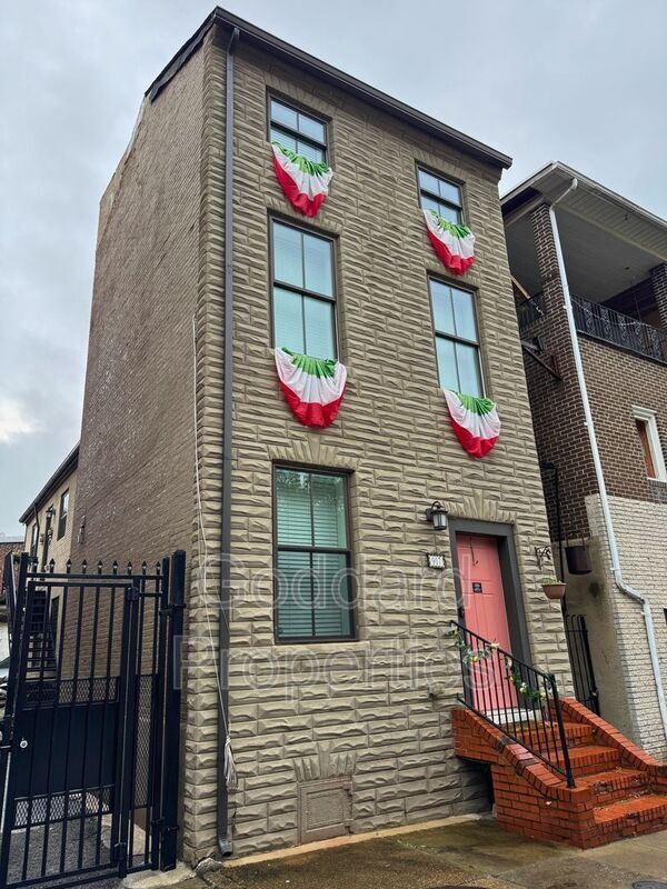 Building Photo - 907 Stiles St