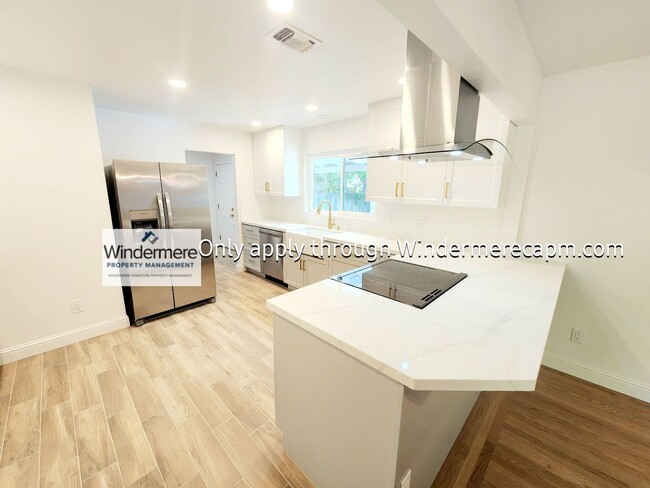 Building Photo - Fully Renovated Home in Arden Park! Availa...