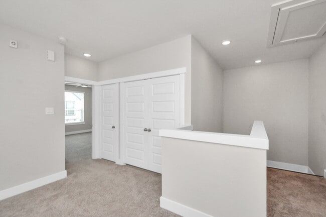 Building Photo - 721 Strawberry Pines Ct