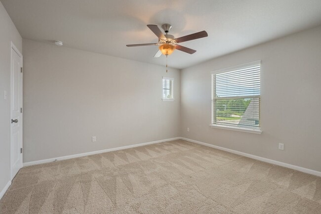Building Photo - Spacious 4-Bedroom, 3-Bath Home – Over 2,3...