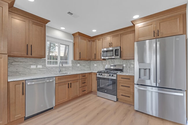 Building Photo - 1132 Brighton Pl