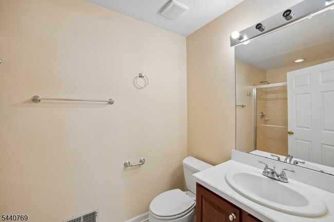 Building Photo - 533 Coventry Dr