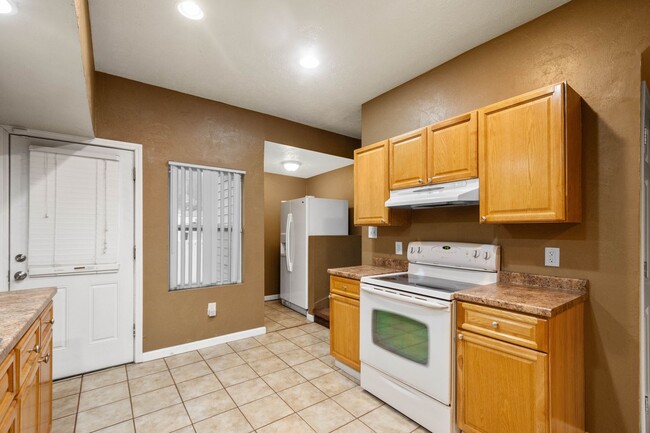 Building Photo - COZY 1 BEDROOM HOME AVAILABLE NOW IN MCKEE...