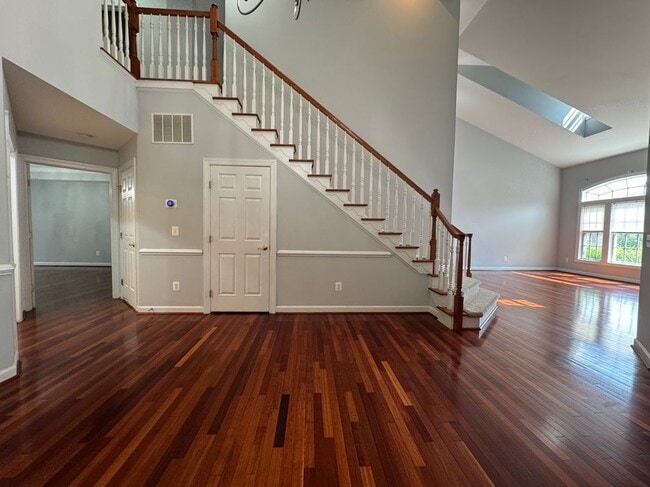 Building Photo - 15028 Gaffney Cir