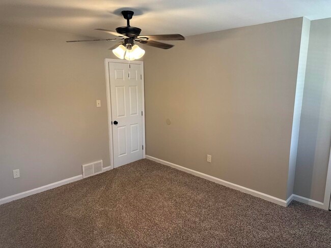 Building Photo - 339 Oakleigh Dr