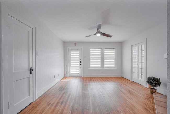 Building Photo - 1614 Ridgewood St