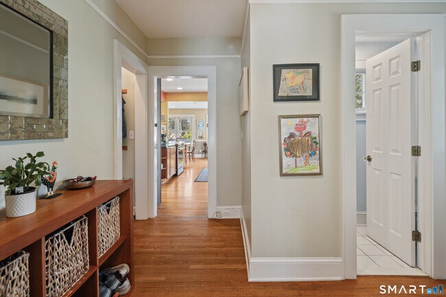 Building Photo - 13 Birch St