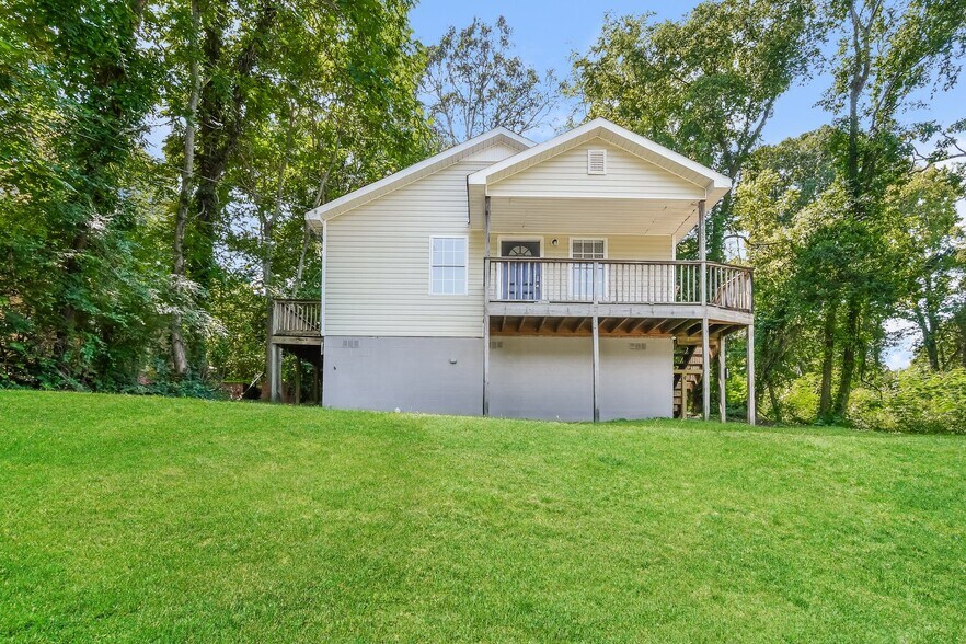 Building Photo - 632 83rd Pl S