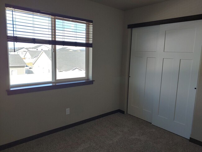 Building Photo - Beautiful New Home in Post Falls-Dog Friendly
