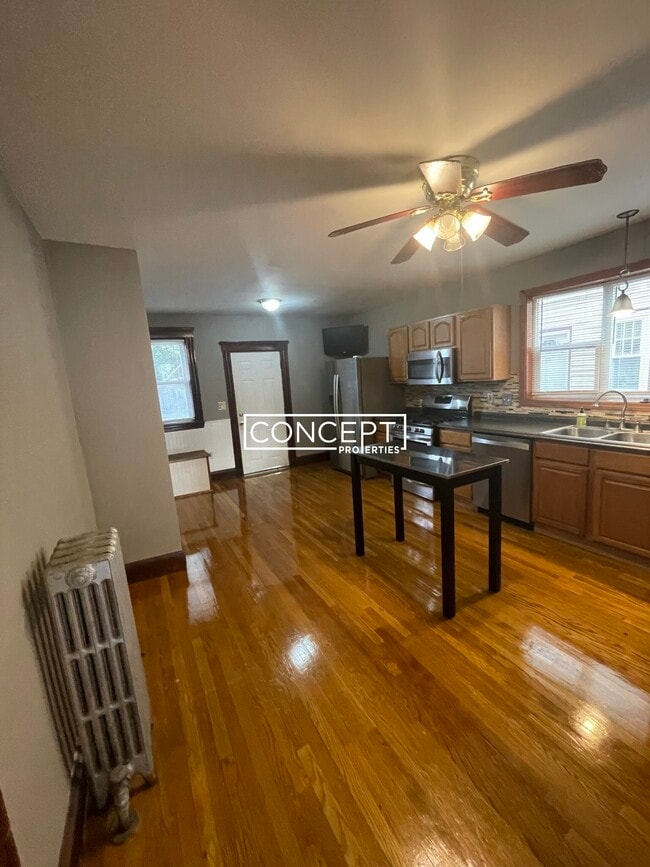 Building Photo - 8 Mill St