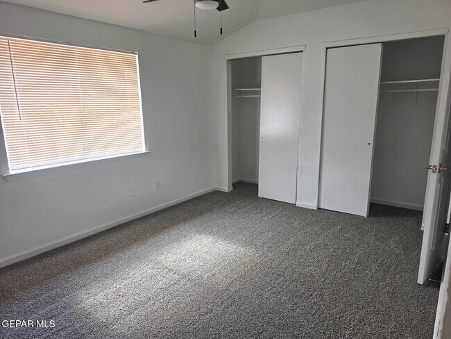 Building Photo - 944 Montera Rd