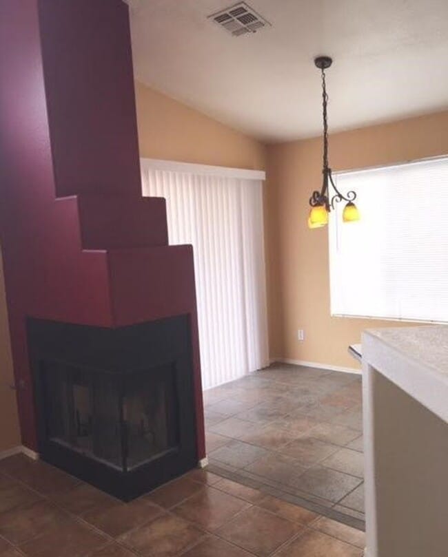 Building Photo - 7078 W Hunnington Dr