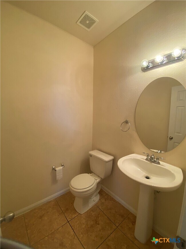 Building Photo - 6111 Graphite Dr
