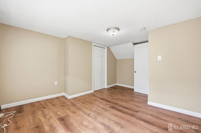 Building Photo - 164 S Ridgewood Rd