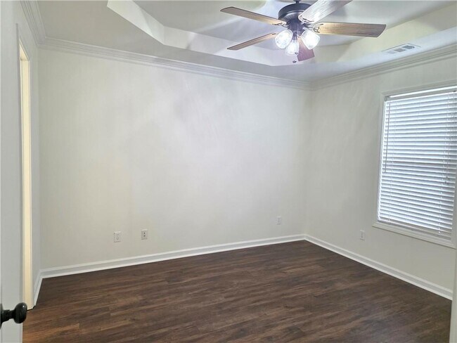 Building Photo - 172 Stoneforest Dr