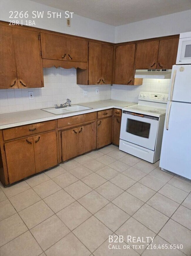 Building Photo - 2266 5th St SW