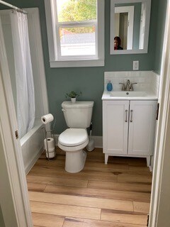 Bathroom - 315 S Franklin St