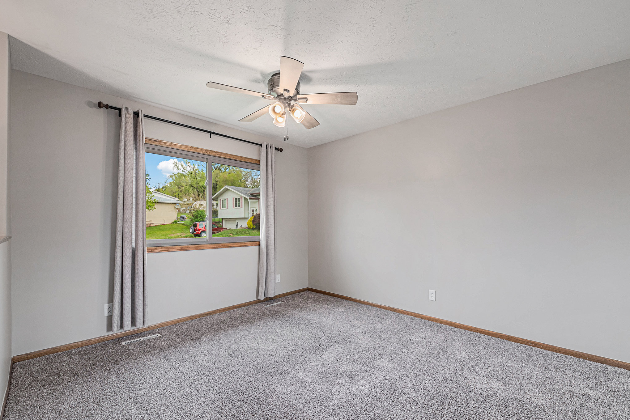 Building Photo - 14 Pinehurst Cir
