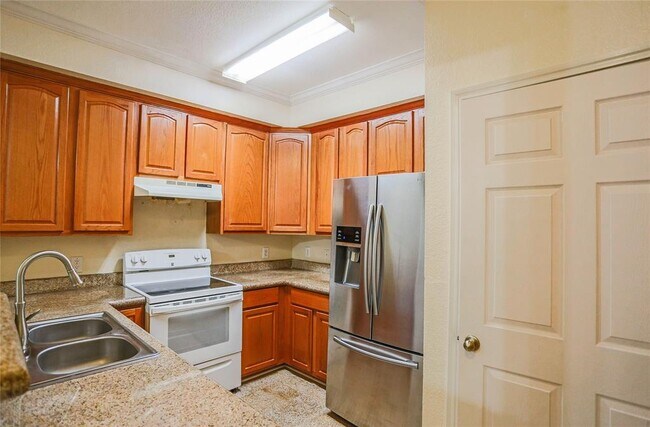 Building Photo - 9400 Bellaire Blvd