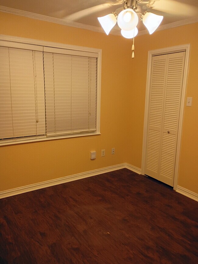 Building Photo - 4404 Monna St